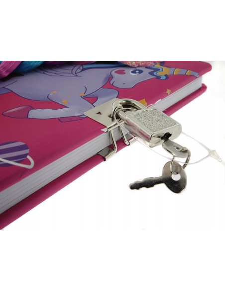 NOTES. PAMIĘTNIK. Zamykany na kłódkę.